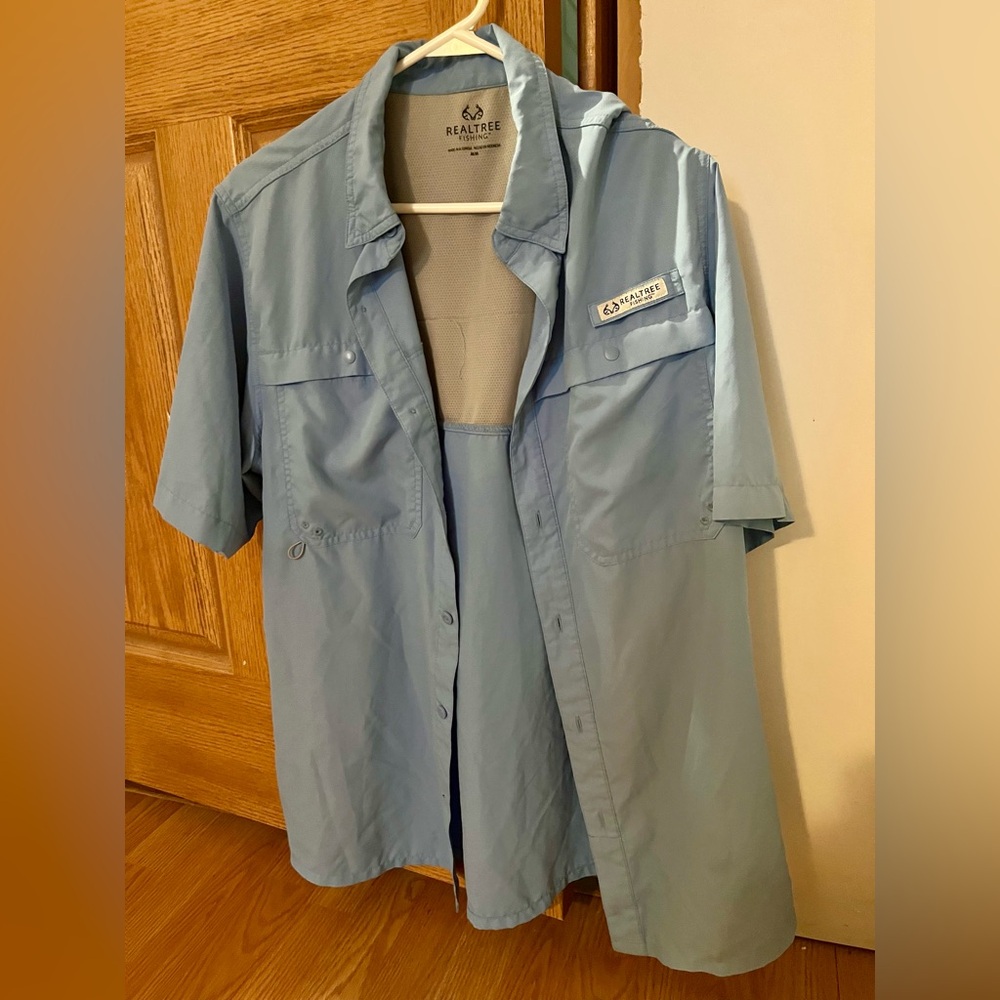 Realtree Light Blue Short Sleeve Shirt UPF 50 Fishing Shirt